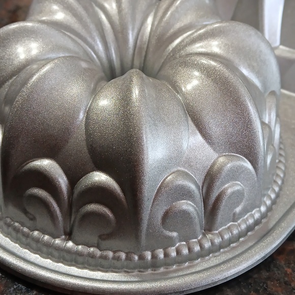 Nordic Ware Kitchen Nordic Ware Bundt Duet Pan Cast Aluminum Poshmark